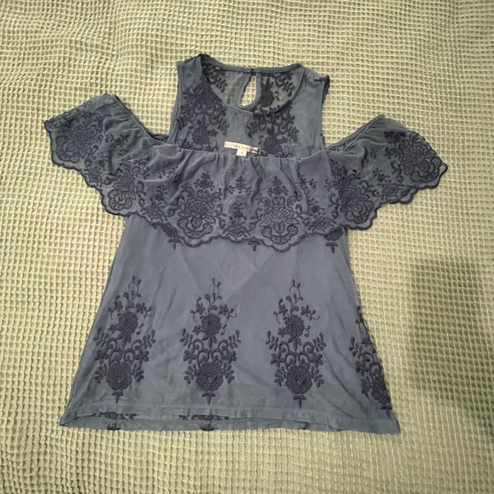 Miami lace cold shoulder blouse size medium